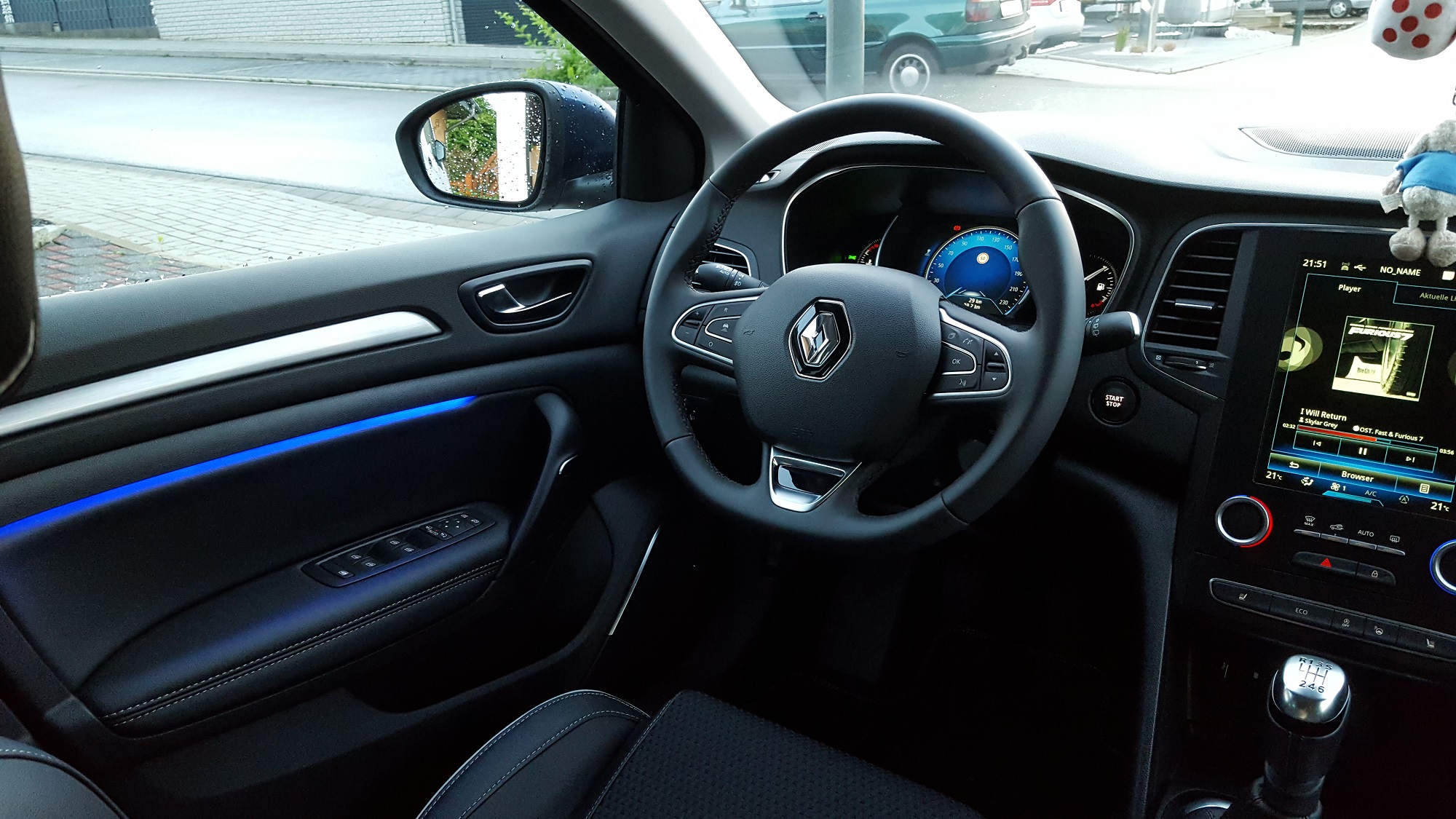 Megane IV Bose dCi 130 in Cosmos-Blau