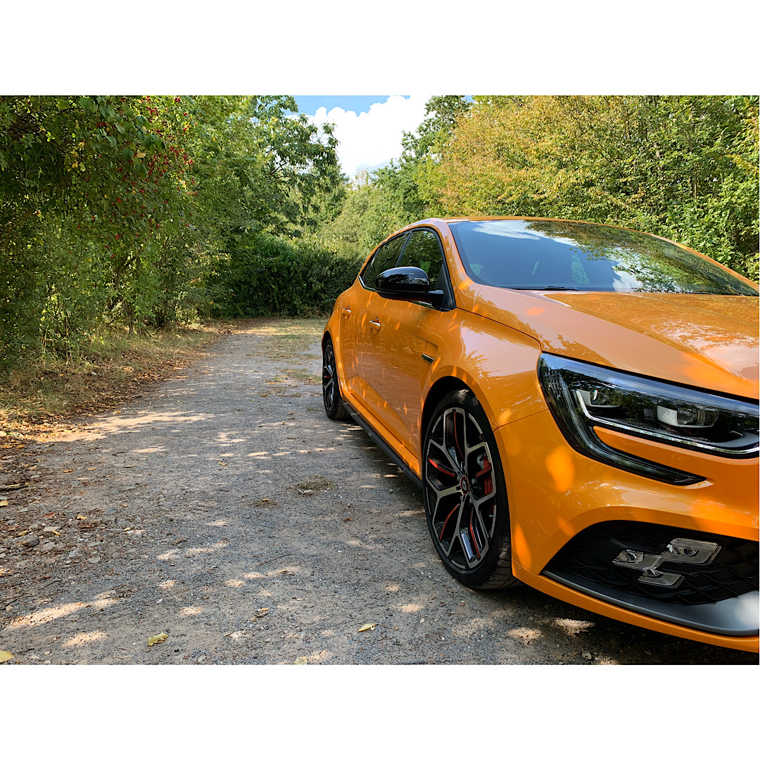 Megane R.S Trophy in Tonic Orange