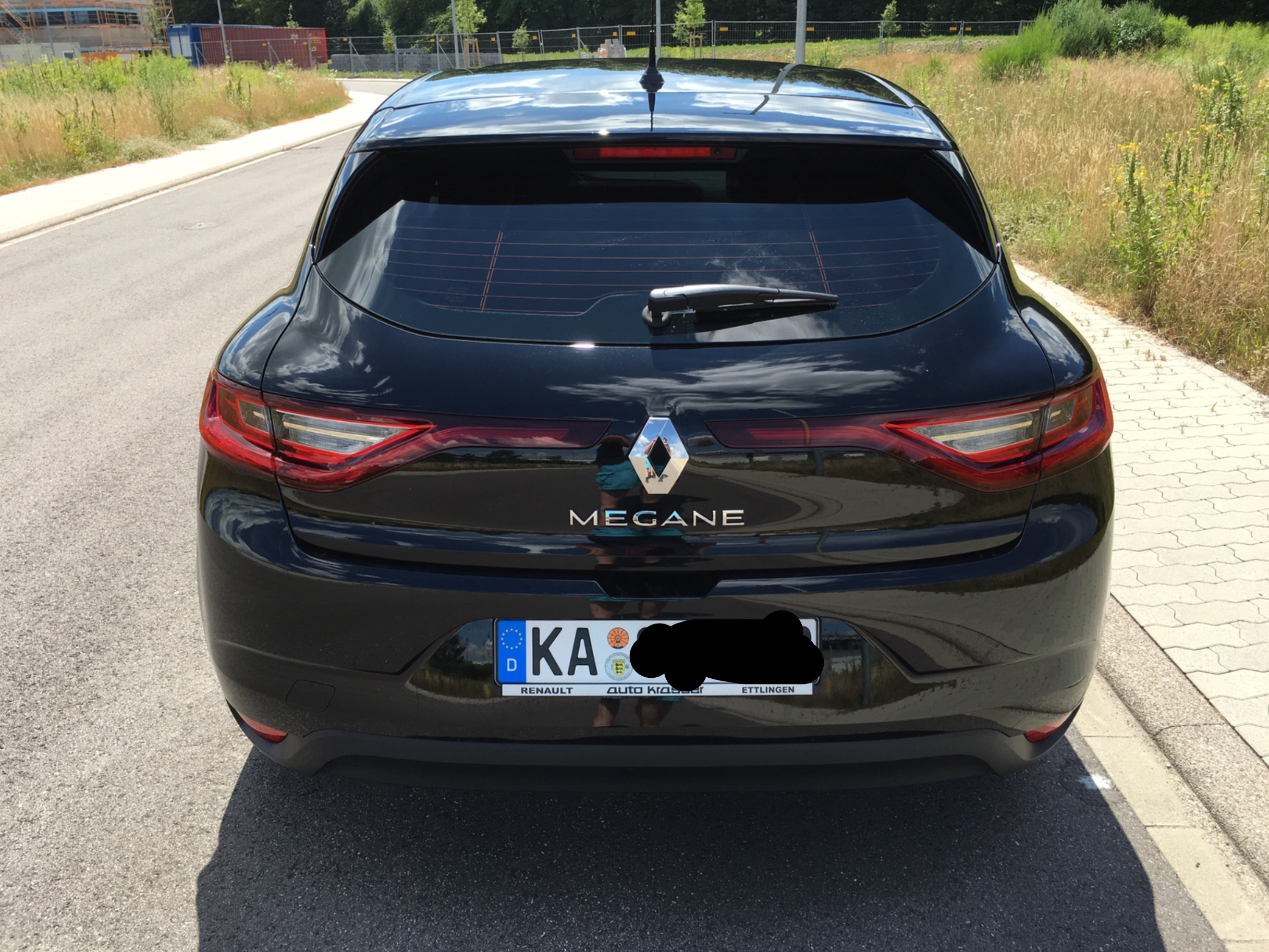 Am Samstag kam Tönungsfolie rein in meinen Megane 4 Experience.