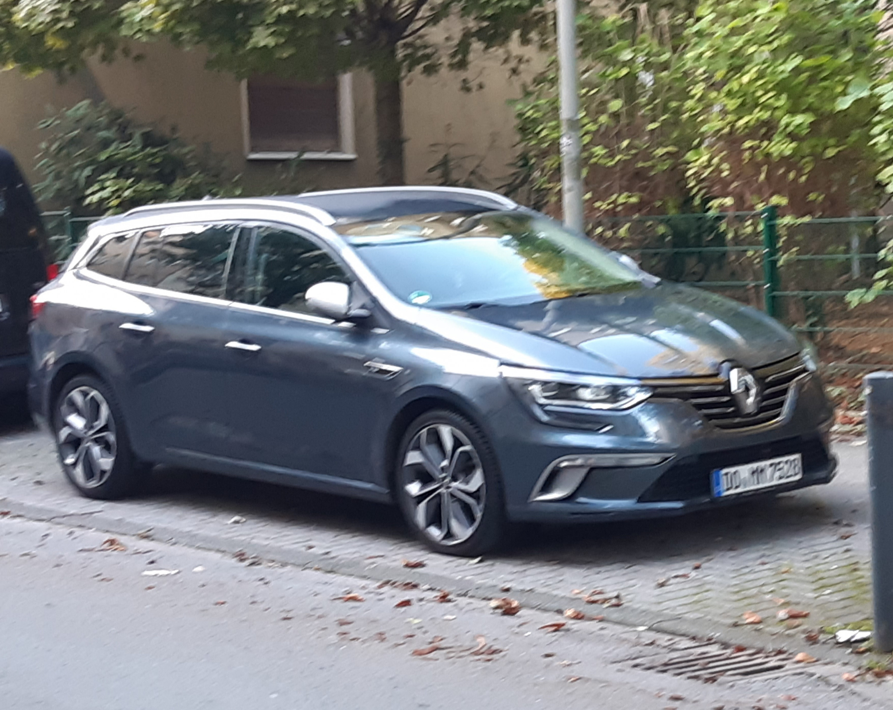 Megane 4 Grandtour Gt line, 150 dci Automatik , Titanium grau