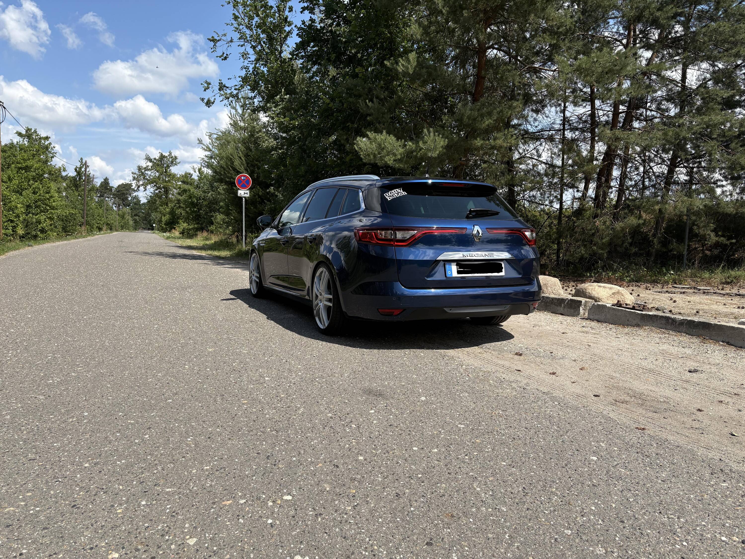 Megane IV Grandtour  BJ 2020  BlueDCI 115 - Softwareoptimierung auf 140PS  Lowtec Gewindefahrwerk  8x19 Dezent Felgen mit 245/30