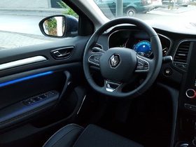 Megane IV Bose dCi 130 in Cosmos-Blau